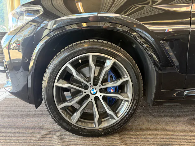 BMW X4 M40i Steptronic | CH Swiss | Individual Leder Fiona Rot-Schwarz | LED | Memory | DRIVING ASSISTANT |
