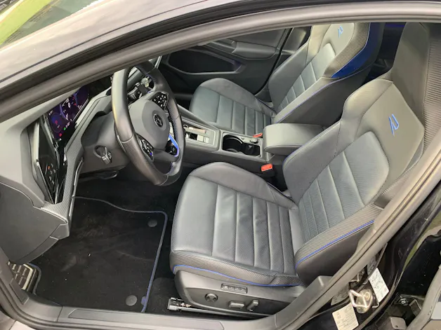 VW Golf VIII 2.0 TSI R DSG 4motion