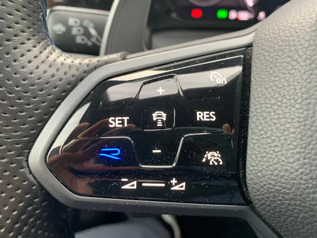 VW Golf VIII 2.0 TSI R DSG 4motion