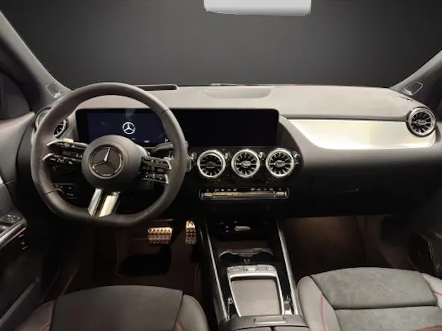 Mercedes-Benz GLA 200 Night Star 7G-D