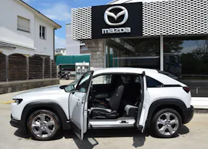 Mazda MX-30 e-Skyactiv Ambition Plus