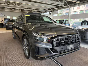 Audi Q8 50 TDI quattro S-LINE | CH Fahrzeug | Black Paket | Pano | AHK | Luftfederung | B&O Sound | Head Up | Matrix |