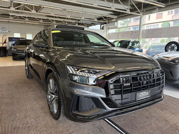 Audi Q8 50 TDI quattro S-LINE | CH Fahrzeug | Black Paket | Pano | AHK | Luftfederung | B&O Sound | Head Up | Matrix |
