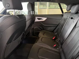 Audi Q8 50 TDI quattro S-LINE | CH Fahrzeug | Black Paket | Pano | AHK | Luftfederung | B&O Sound | Head Up | Matrix |