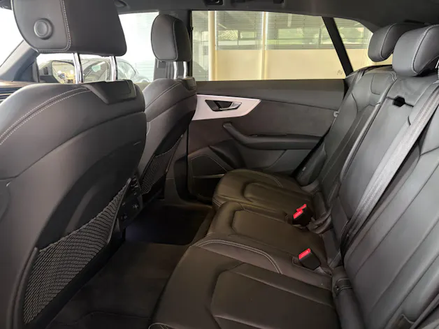 Audi Q8 50 TDI quattro S-LINE | CH Fahrzeug | Black Paket | Pano | AHK | Luftfederung | B&O Sound | Head Up | Matrix |