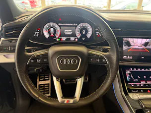 Audi Q8 50 TDI quattro S-LINE | CH Fahrzeug | Black Paket | Pano | AHK | Luftfederung | B&O Sound | Head Up | Matrix |