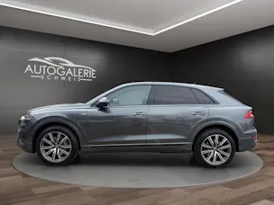 Audi Q8 50 TDI quattro S-LINE | CH Fahrzeug | Black Paket | Pano | AHK | Luftfederung | B&O Sound | Head Up | Matrix |
