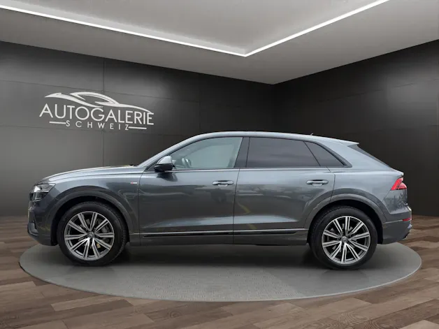Audi Q8 50 TDI quattro S-LINE | CH Fahrzeug | Black Paket | Pano | AHK | Luftfederung | B&O Sound | Head Up | Matrix |