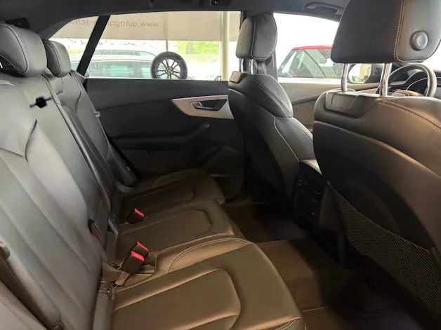 Audi Q8 50 TDI quattro S-LINE | CH Fahrzeug | Black Paket | Pano | AHK | Luftfederung | B&O Sound | Head Up | Matrix |