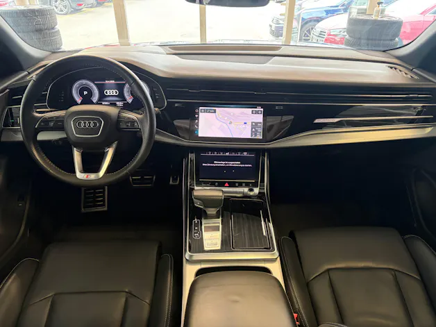 Audi Q8 50 TDI quattro S-LINE | CH Fahrzeug | Black Paket | Pano | AHK | Luftfederung | B&O Sound | Head Up | Matrix |
