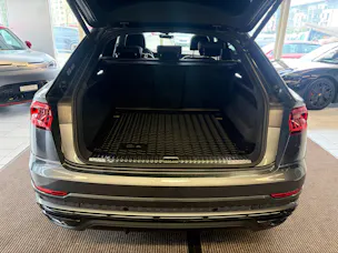 Audi Q8 50 TDI quattro S-LINE | CH Fahrzeug | Black Paket | Pano | AHK | Luftfederung | B&O Sound | Head Up | Matrix |