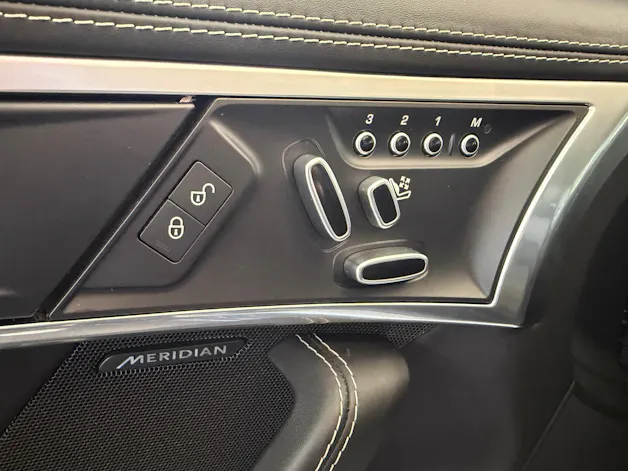 Jaguar F-Type Coupé 5.0 V8 S/C R AWD Automatik | Satter V8 Sound | OHNE OPF |