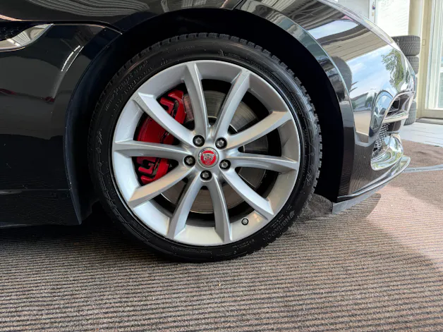 Jaguar F-Type Coupé 5.0 V8 S/C R AWD Automatik | Satter V8 Sound | OHNE OPF |