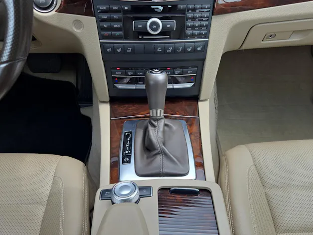 Mercedes-Benz E 350 CGI BlueEfficiency 7G-Tronic