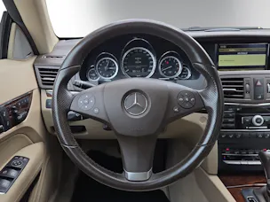 Mercedes-Benz E 350 CGI BlueEfficiency 7G-Tronic