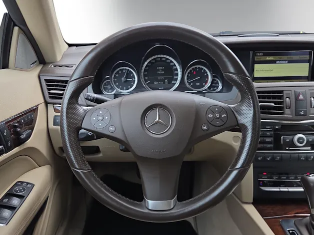 Mercedes-Benz E 350 CGI BlueEfficiency 7G-Tronic