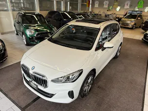 BMW 223d Active Tourer xDrive DKG | CH Swiss | Panorama | Head Up | AHK | Driving Assist PLUS | Innovation | Travel |