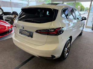 BMW 223d Active Tourer xDrive DKG | CH Swiss | Panorama | Head Up | AHK | Driving Assist PLUS | Innovation | Travel |