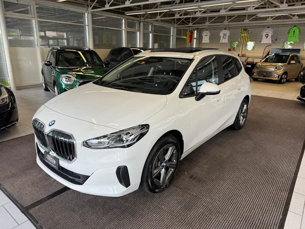 BMW 223d Active Tourer xDrive DKG | CH Swiss | Panorama | Head Up | AHK | Driving Assist PLUS | Innovation | Travel |