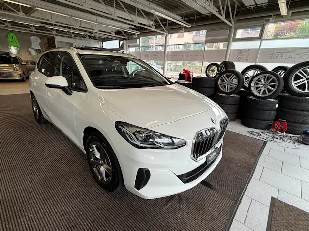 BMW 223d Active Tourer xDrive DKG | CH Swiss | Panorama | Head Up | AHK | Driving Assist PLUS | Innovation | Travel |