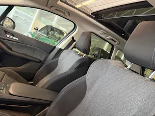 BMW 223d Active Tourer xDrive DKG | CH Swiss | Panorama | Head Up | AHK | Driving Assist PLUS | Innovation | Travel |