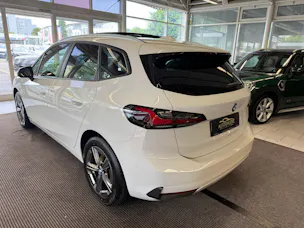 BMW 223d Active Tourer xDrive DKG | CH Swiss | Panorama | Head Up | AHK | Driving Assist PLUS | Innovation | Travel |