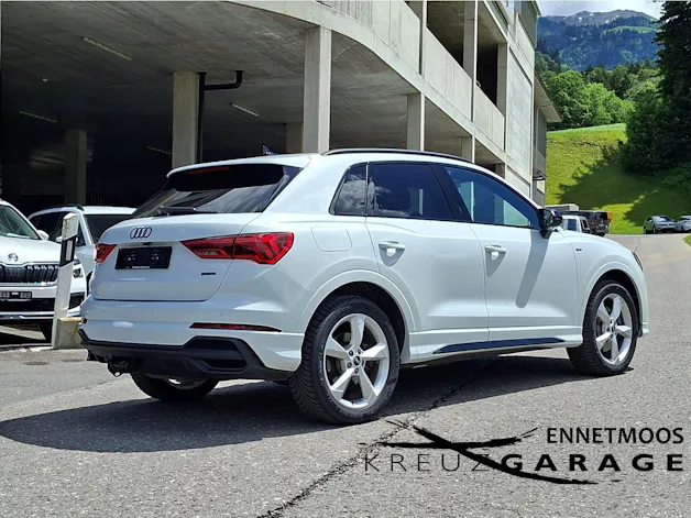 Audi Q3 40 TDI S line quattro S-tronic *AHK+8-fach bereift*