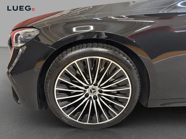 Mercedes-Benz E 220 d 4M - AMG / DISTRONIC / 360 Grad Kamera / Panorama-Dach