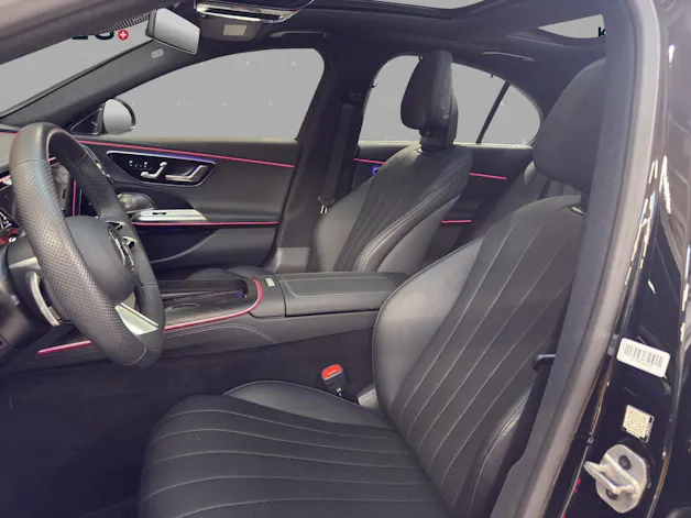Mercedes-Benz E 220 d 4M - AMG / DISTRONIC / 360 Grad Kamera / Panorama-Dach