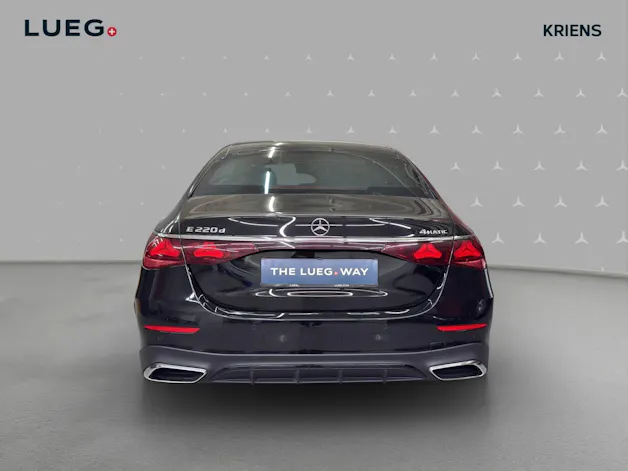 Mercedes-Benz E 220 d 4M - AMG / DISTRONIC / 360 Grad Kamera / Panorama-Dach