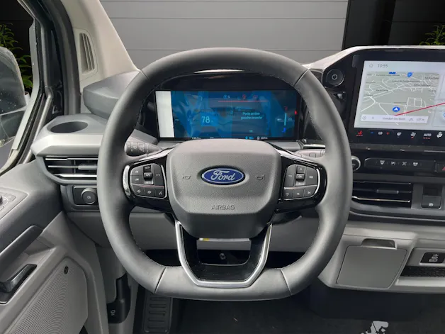 Ford Tourneo Bus 340 L2H1 65kWh Titanium