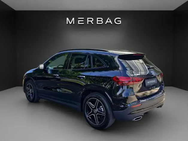 Mercedes-Benz GLA 180 7G-DCT