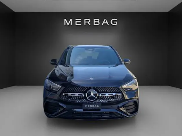 Mercedes-Benz GLA 180 7G-DCT