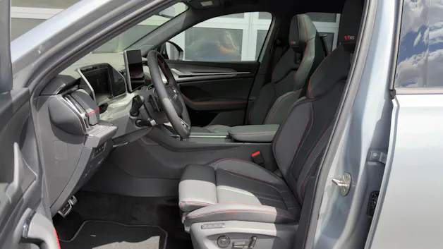 Škoda Kodiaq RS 2.0 TSI 265PS 7DSG 4x4 2.0 TSI 265PS 7DSG 4x4 2000ccm 265PS/195kW 4 Zylinder TSI Benzin