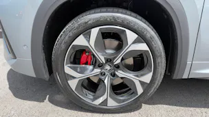 Škoda Kodiaq RS 2.0 TSI 265PS 7DSG 4x4 2.0 TSI 265PS 7DSG 4x4 2000ccm 265PS/195kW 4 Zylinder TSI Benzin