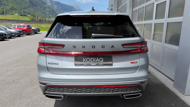 Škoda Kodiaq RS 2.0 TSI 265PS 7DSG 4x4 2.0 TSI 265PS 7DSG 4x4 2000ccm 265PS/195kW 4 Zylinder TSI Benzin
