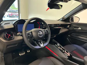 Alfa Romeo Junior 1.2 48V Hybrid Q4