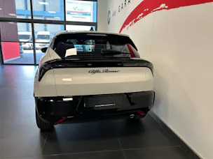 Alfa Romeo Junior 1.2 48V Hybrid Q4