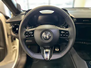 Alfa Romeo Junior 1.2 48V Hybrid Q4