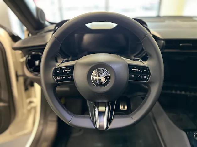 Alfa Romeo Junior 1.2 48V Hybrid Q4