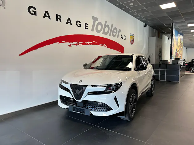 Alfa Romeo Junior 1.2 48V Hybrid Q4