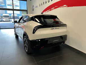 Alfa Romeo Junior 1.2 48V Hybrid Q4