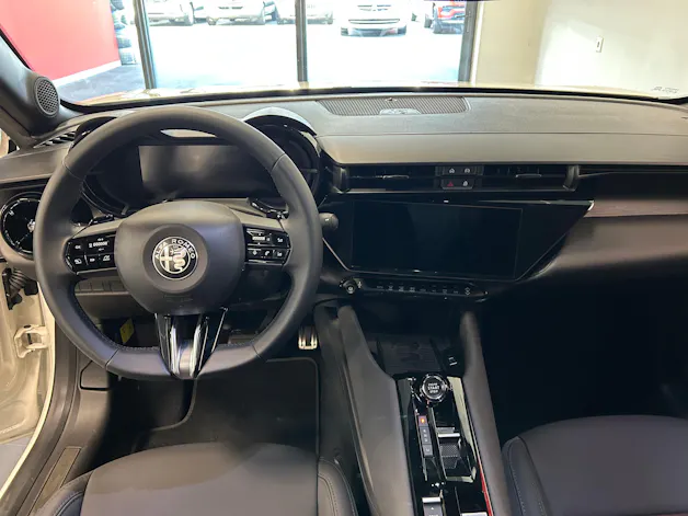 Alfa Romeo Junior 1.2 48V Hybrid Q4
