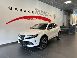 Alfa Romeo Junior 1.2 48V Hybrid Q4