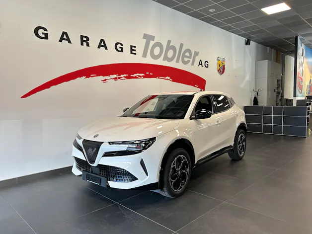 Alfa Romeo Junior 1.2 48V Hybrid Q4