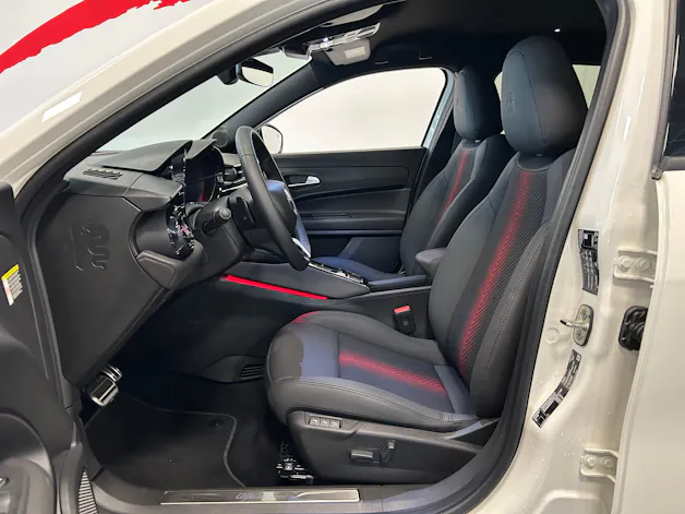 Alfa Romeo Junior 1.2 48V Hybrid Q4