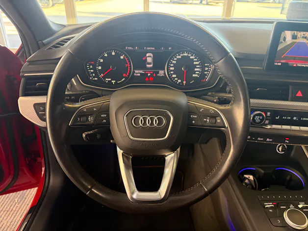 Audi A4 Limousine 2.0 TFSI Design quattro S-tronic | AHK | Matrix LED | MMI Navigation | 18" & 17 " |