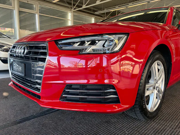 Audi A4 Limousine 2.0 TFSI Design quattro S-tronic | AHK |&nbsp;Matrix LED | MMI Navigation | 18" & 17 " |