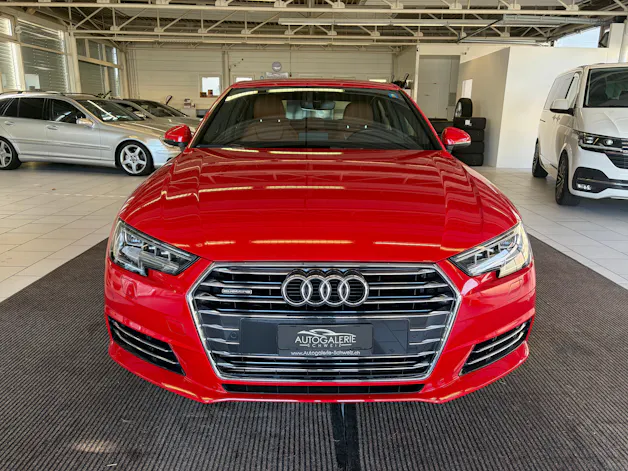 Audi A4 Limousine 2.0 TFSI Design quattro S-tronic | AHK |&nbsp;Matrix LED | MMI Navigation | 18" & 17 " |