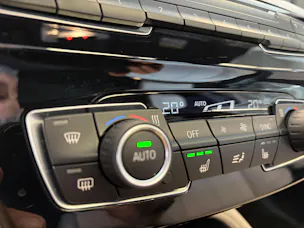 BMW X1 xDrive 20d xLine | CH | Gratis Service | Navi Plus | LED | PANORAMA | Leder Oyster | TOP AUSSTATTUNG | AHK |